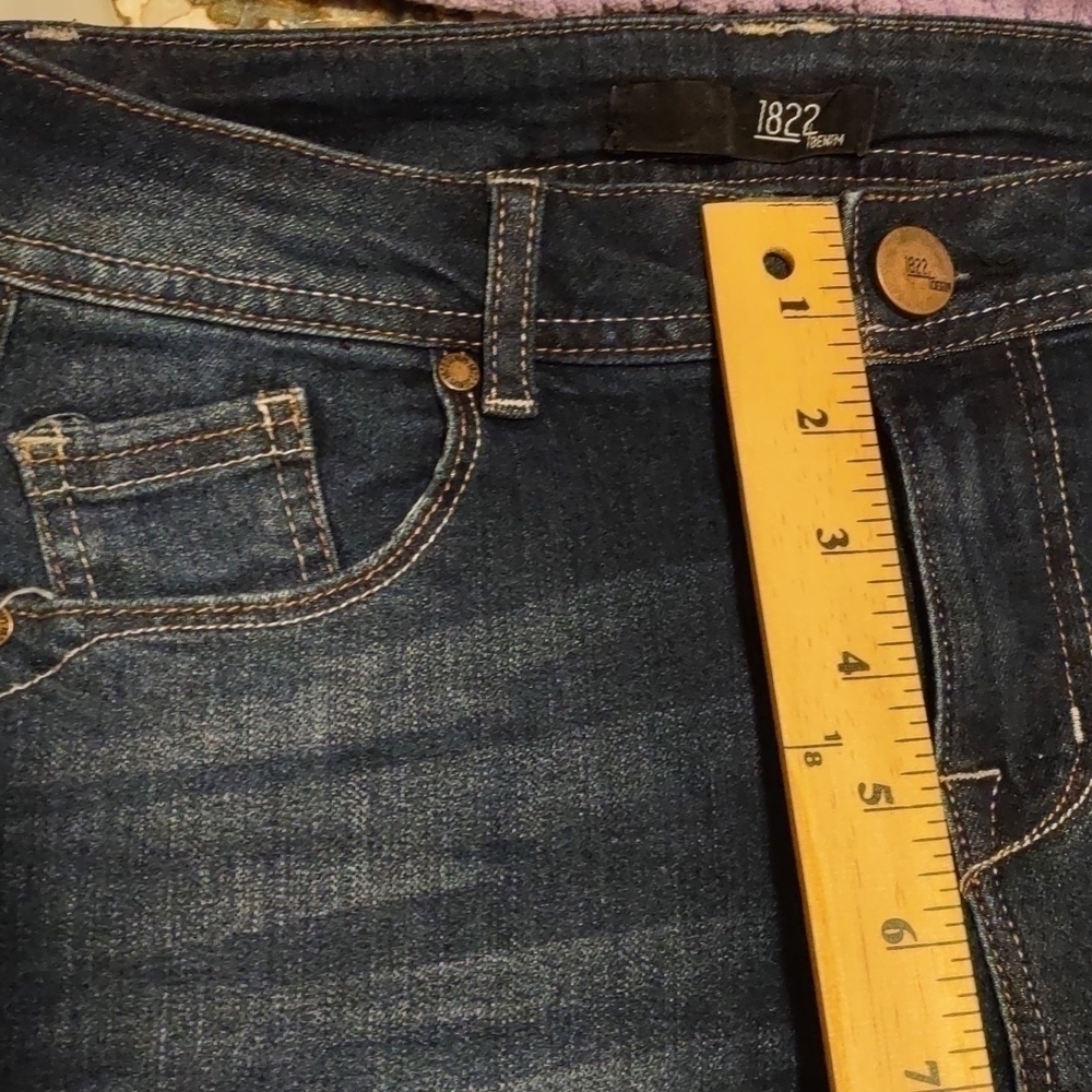 1822 Denim shorts - Picture 2 of 8
